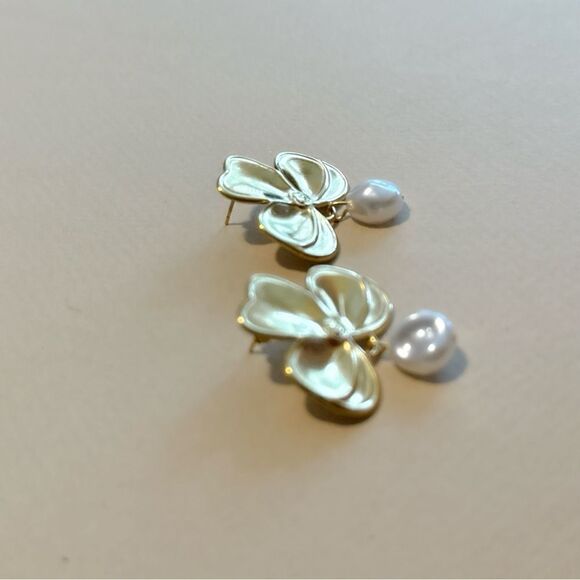 Pearl drop earrings M1060 - Picture 3 of 4